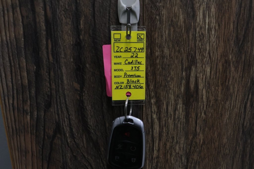 Used 2022 Cadillac XT5 Premium Luxury image 34