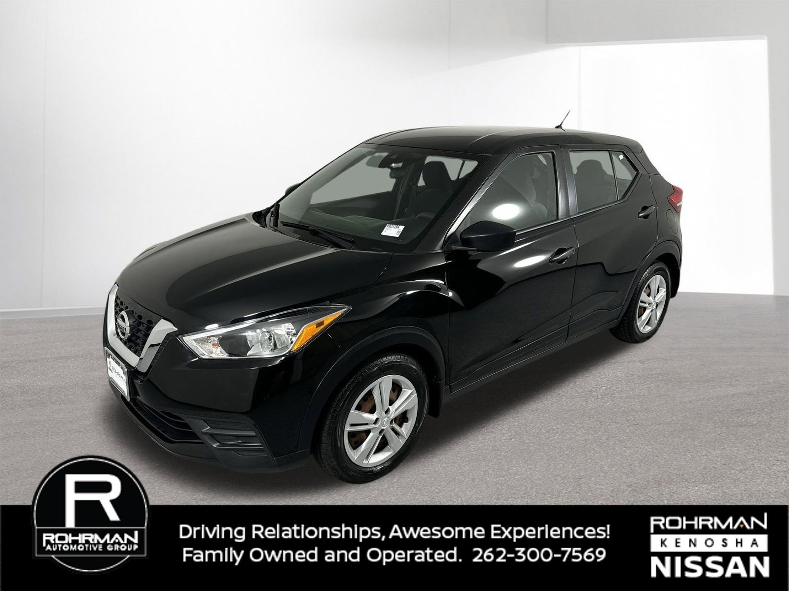 Used 2020 Nissan Kicks S image 2