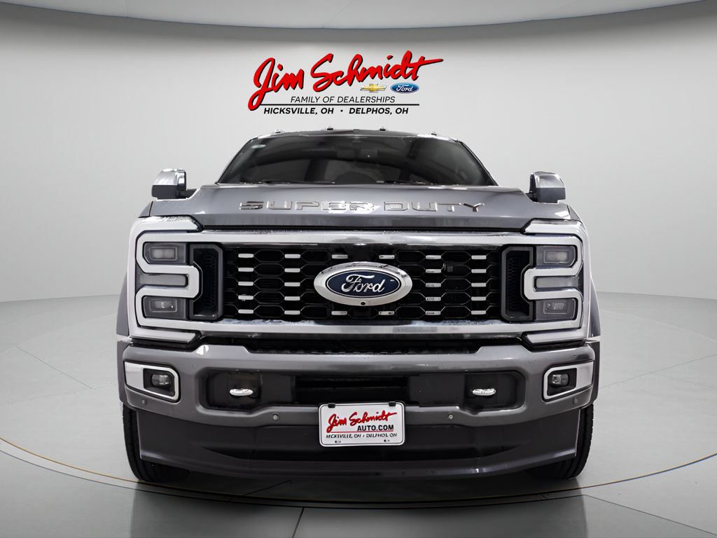 Used 2023 Ford F450 Platinum w/ FX4 Off-Road Package AWD/4WD image 2