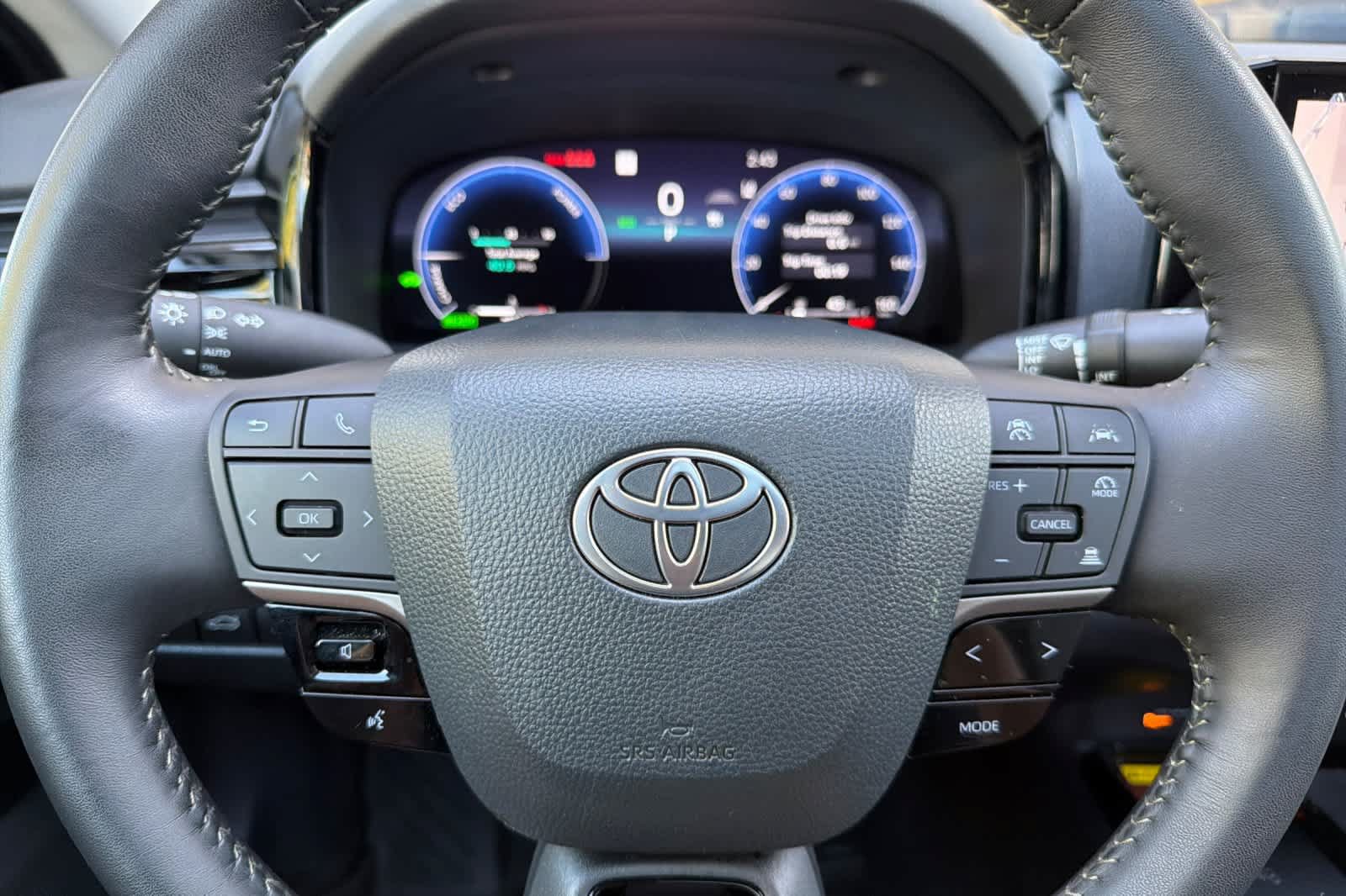 Used 2025 Toyota Camry XLE AWD/4WD image 23