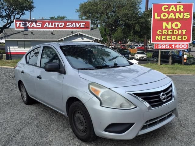 Used 2015 Nissan Versa S FWD image 1