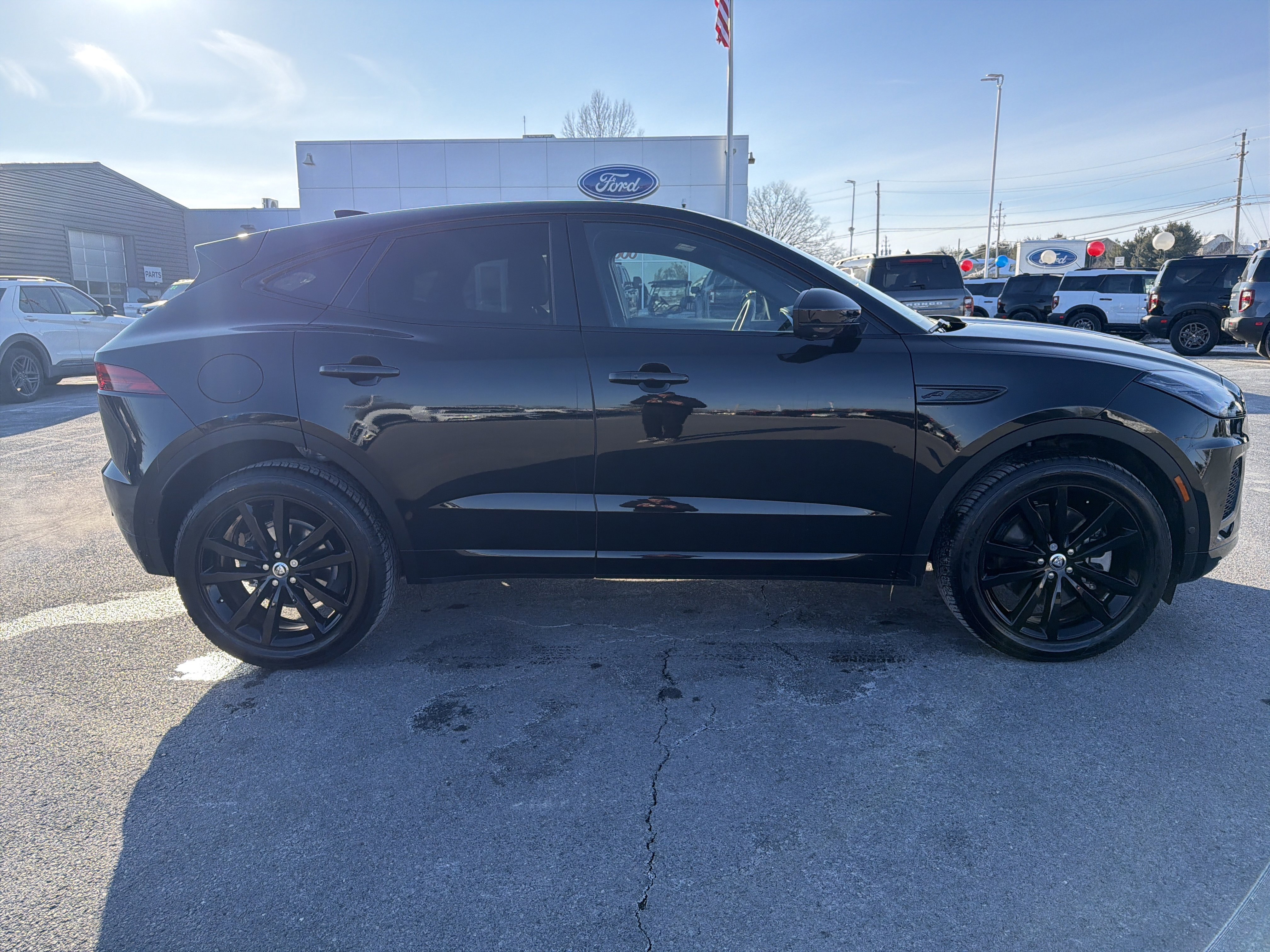 Used 2024 Jaguar E-PACE R-Dynamic SE image 2