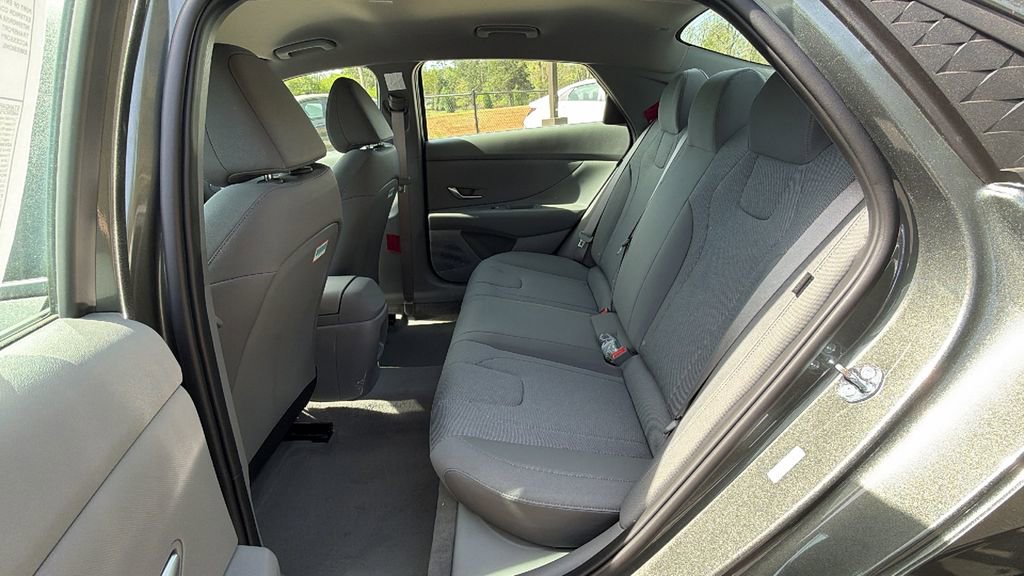 New 2026 Hyundai Elantra SE image 19