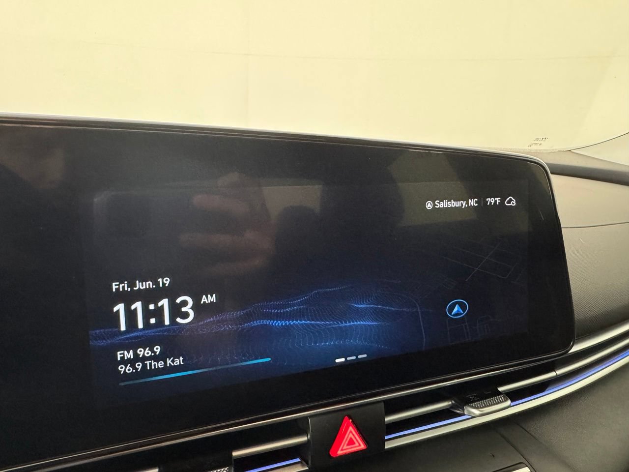 Used 2025 Hyundai Elantra Limited FWD image 15