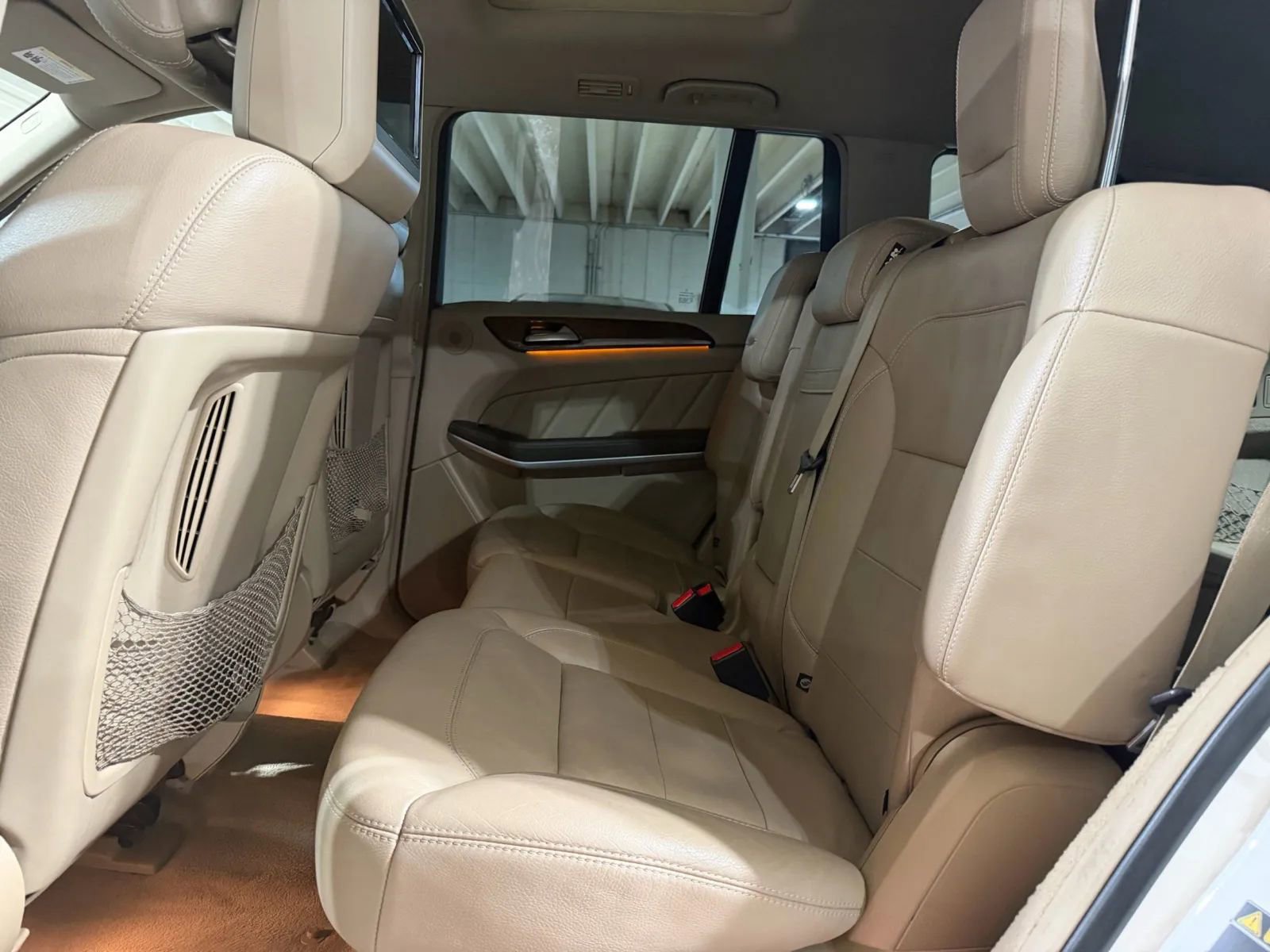 Used 2015 Mercedes-Benz GL 550 4MATIC image 12