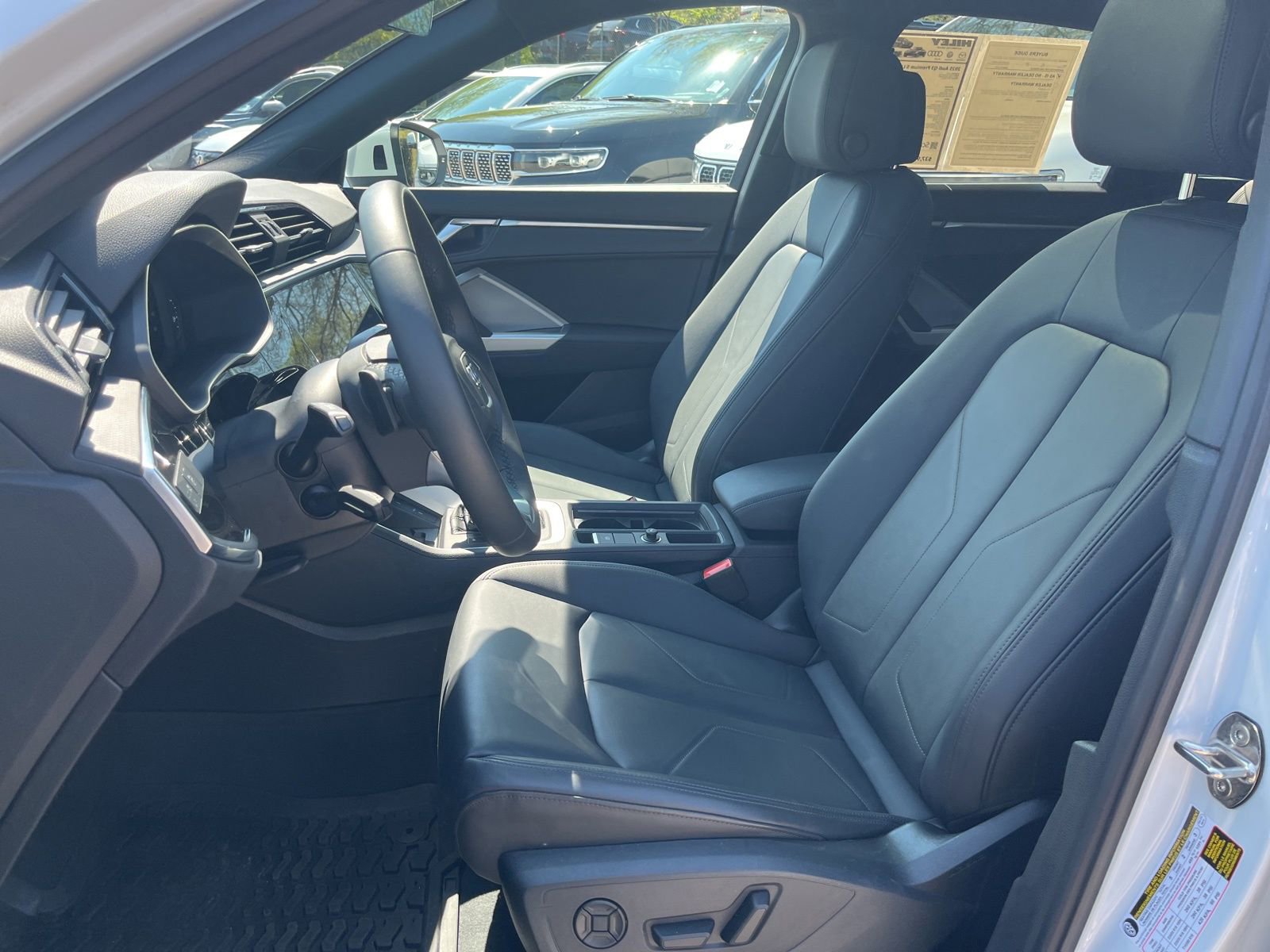 Used 2025 Audi Q3 2.0T Premium w/ Convenience Package image 27