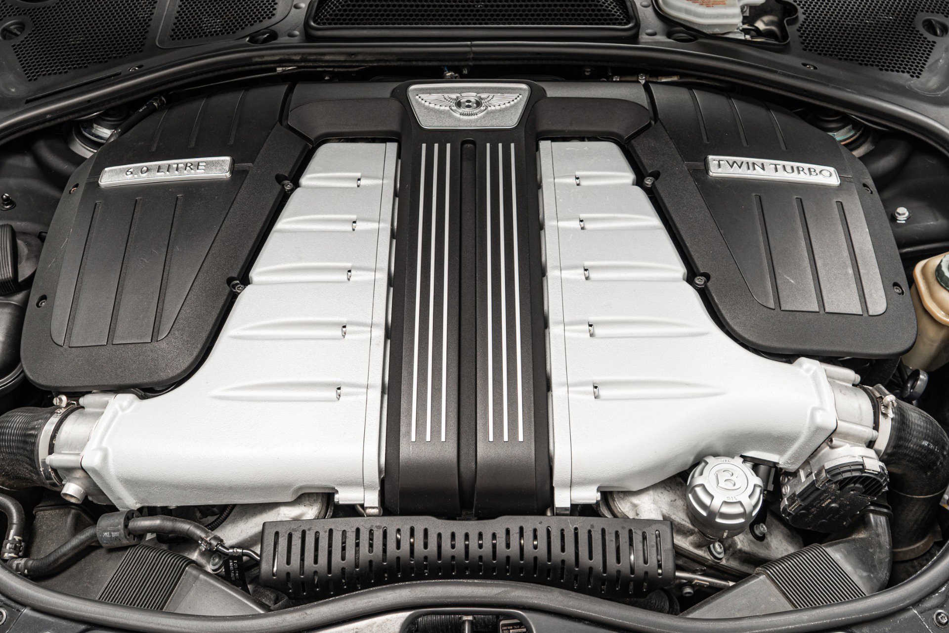 Used 2015 Bentley Flying Spur W12 image 12