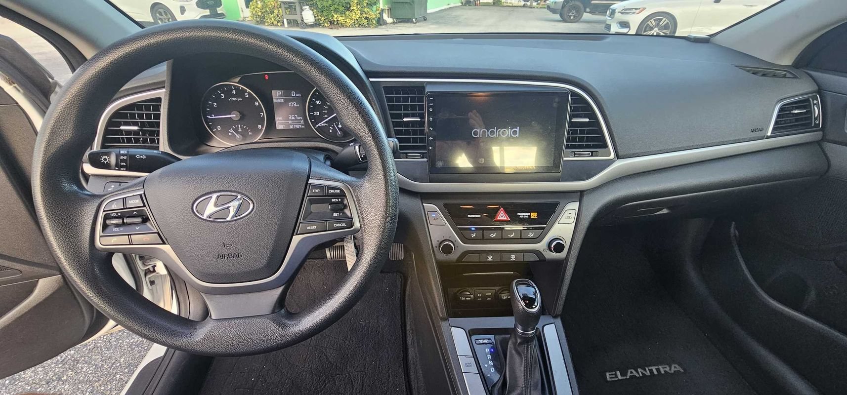 Used 2018 Hyundai Elantra SE FWD image 18