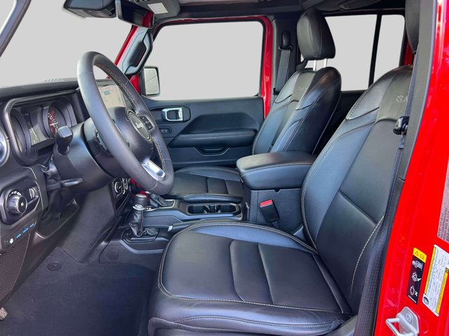 Used 2024 Jeep Wrangler Unlimited Sahara w/ Technology Group AWD/4WD image 14
