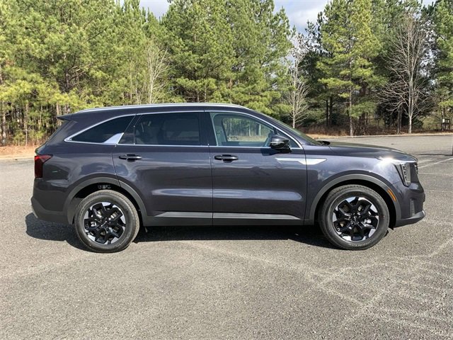 New 2025 Kia Sorento S w/ Panoramic Sunroof Package image 2