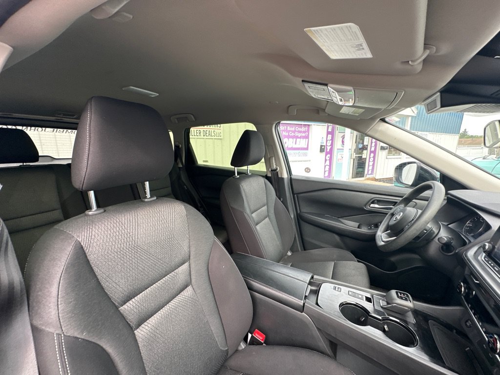 Used 2024 Nissan Rogue SV FWD image 19