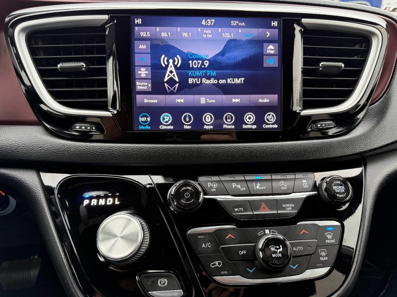 Used 2020 Chrysler Pacifica Touring-L image 40