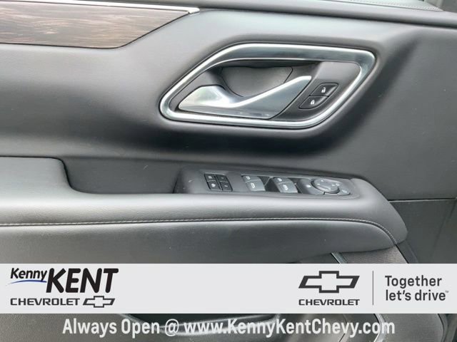 Used 2024 Chevrolet Suburban LT image 28