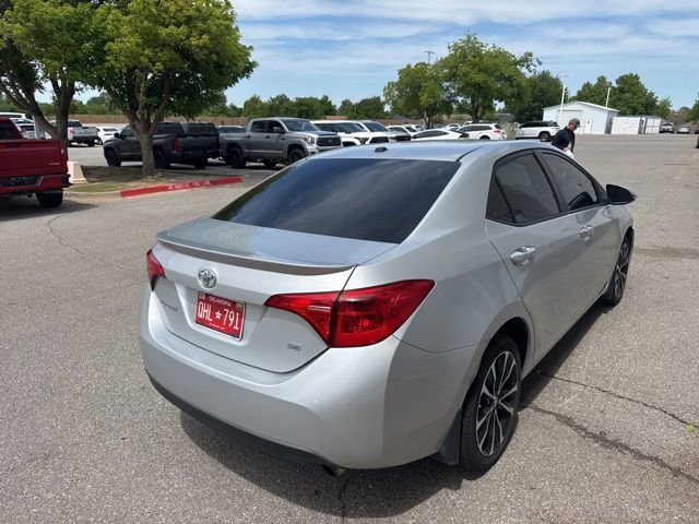 Used 2017 Toyota Corolla SE w/ SE Premium Package FWD image 3