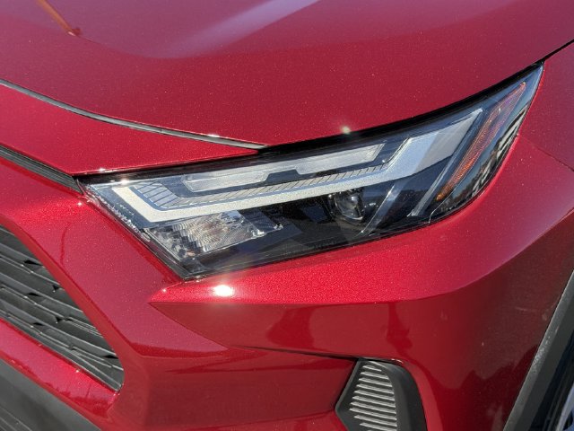 Used 2025 Toyota RAV4 LE FWD image 32