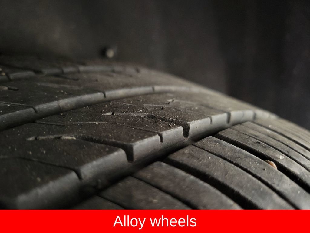 Used 2019 Toyota Camry SE image 11