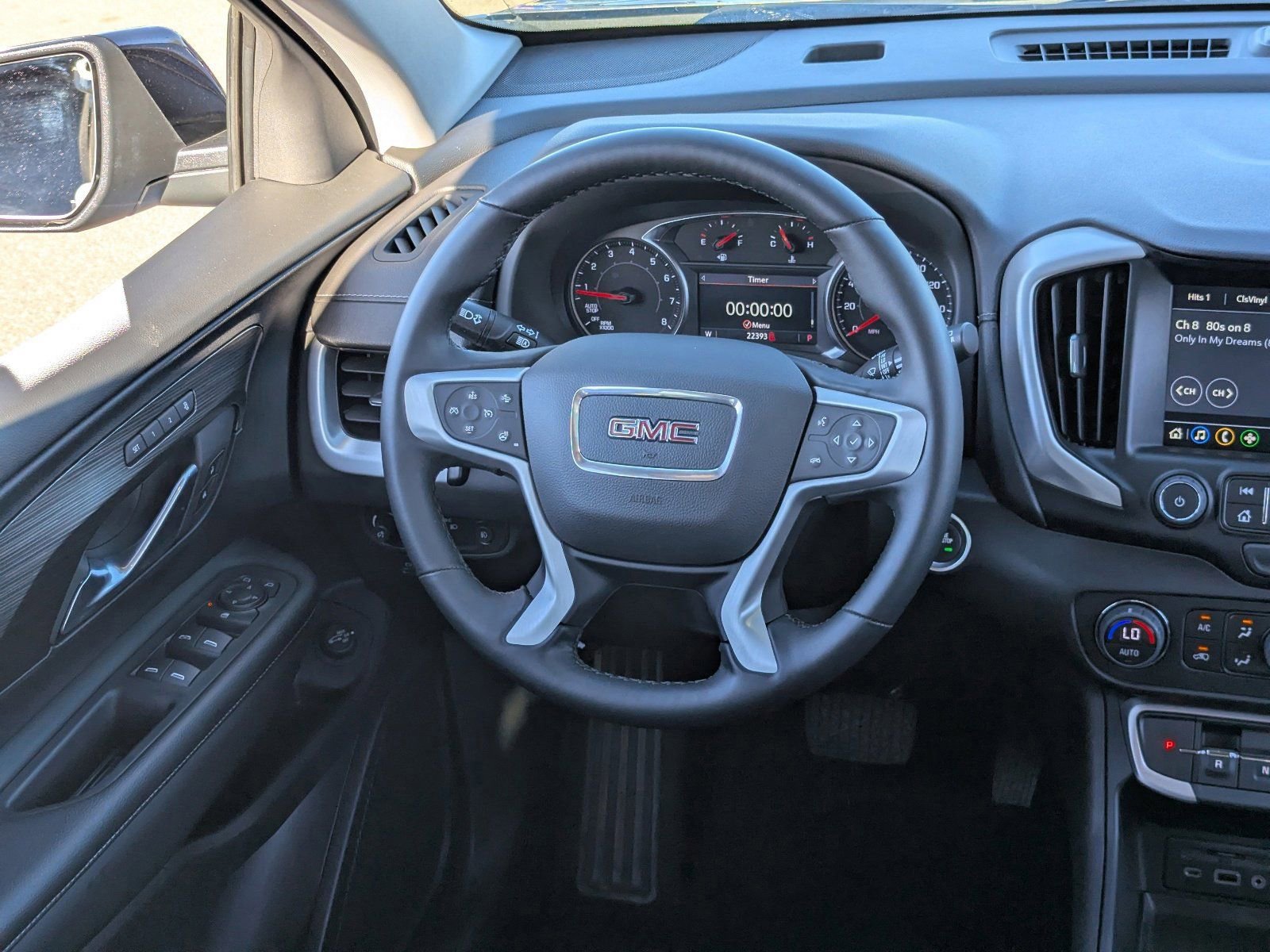 Used 2023 GMC Terrain SLT w/ Elevation Edition image 16