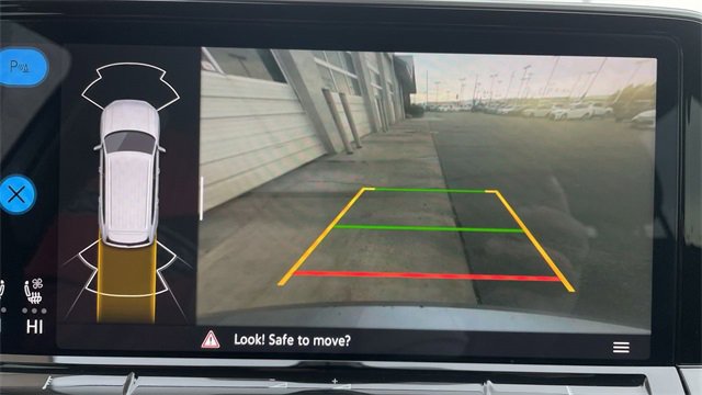 Used 2025 Volkswagen Atlas SE image 17