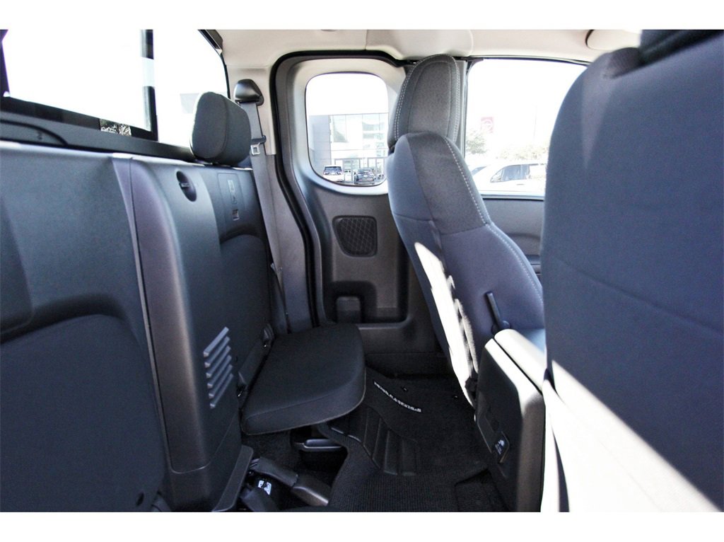 Certified 2024 Nissan Frontier SV w/ SV Convenience Package image 9