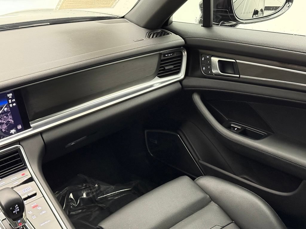 Used 2023 Porsche Panamera 4 Platinum Edition AWD/4WD image 32