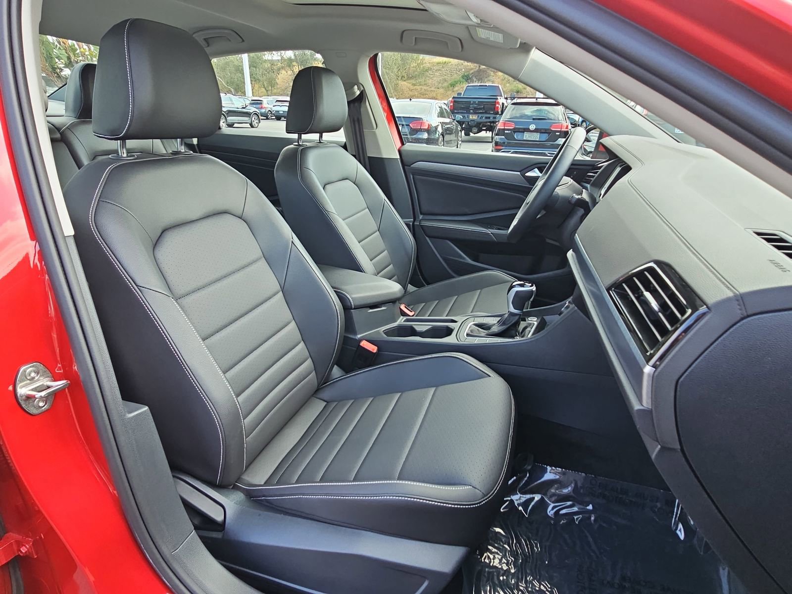 Used 2024 Volkswagen Jetta SE w/ Panoramic Sunroof Package FWD image 10