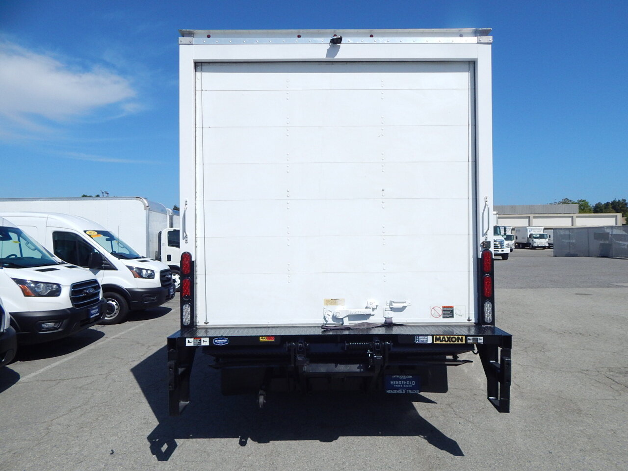 Used 2021 Isuzu NPR RWD image 7
