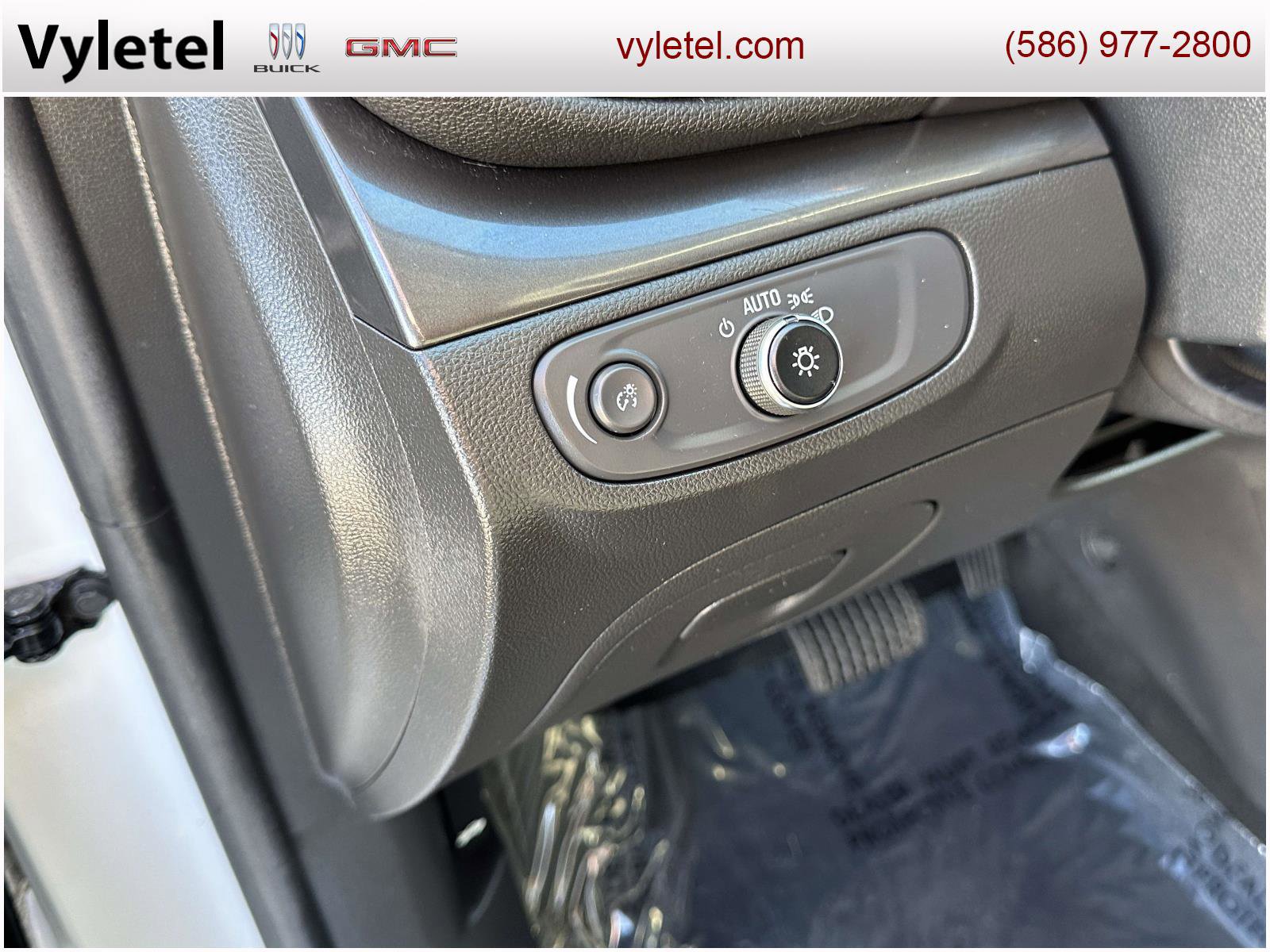 Certified 2021 Buick Encore Preferred w/ Safety Package image 19