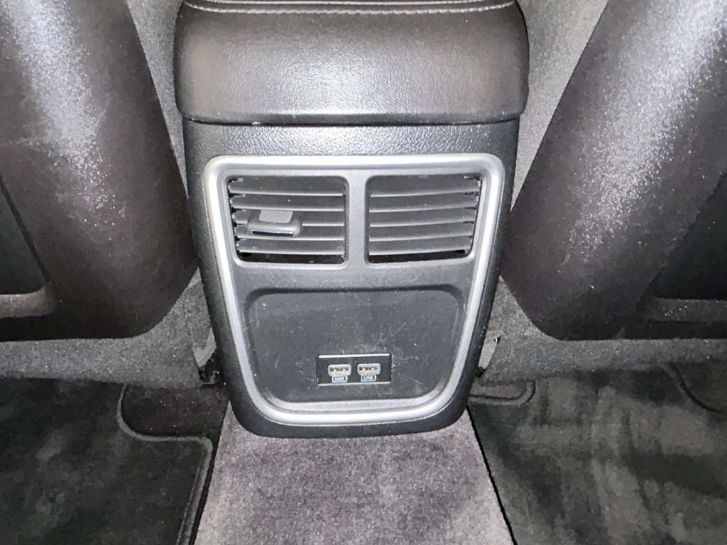 Used 2017 Dodge Charger SE w/ Popular Equipment Group RWD image 10