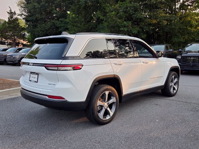 New 2026 Jeep Grand Cherokee Limited w/ Luxury Tech Group II RWD image 9