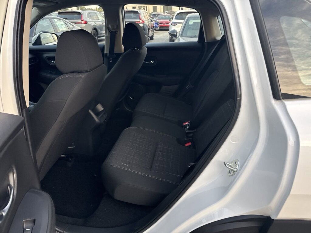 New 2025 Honda HR-V LX image 5