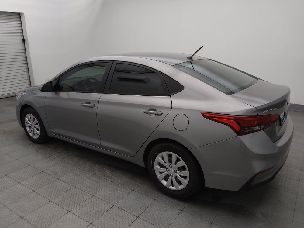 Used 2021 Hyundai Accent SE FWD image 3