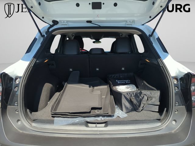 Certified 2025 Nissan Kicks SR FWD image 34