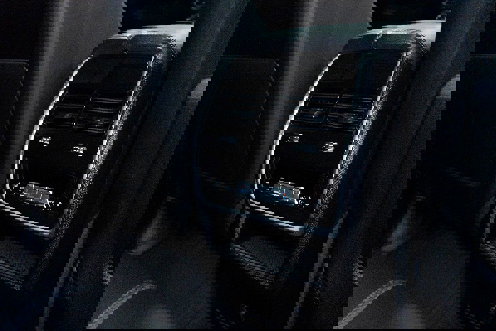 Used 2022 BMW X5 M w/ Executive Package image 37