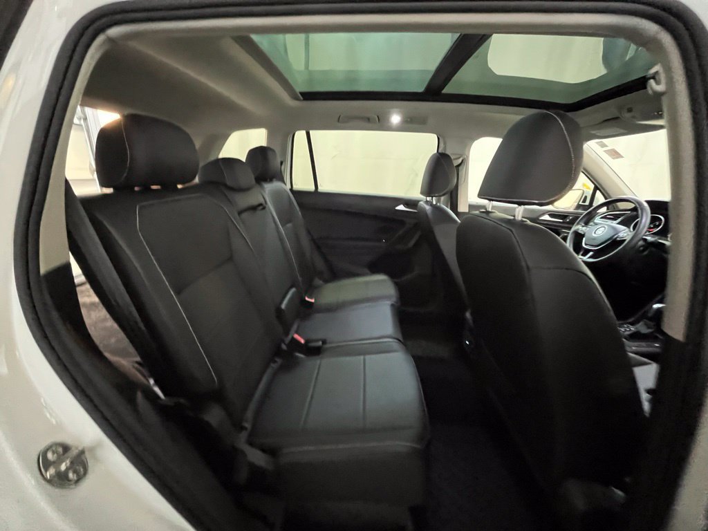 Used 2021 Volkswagen Tiguan SE AWD/4WD image 27
