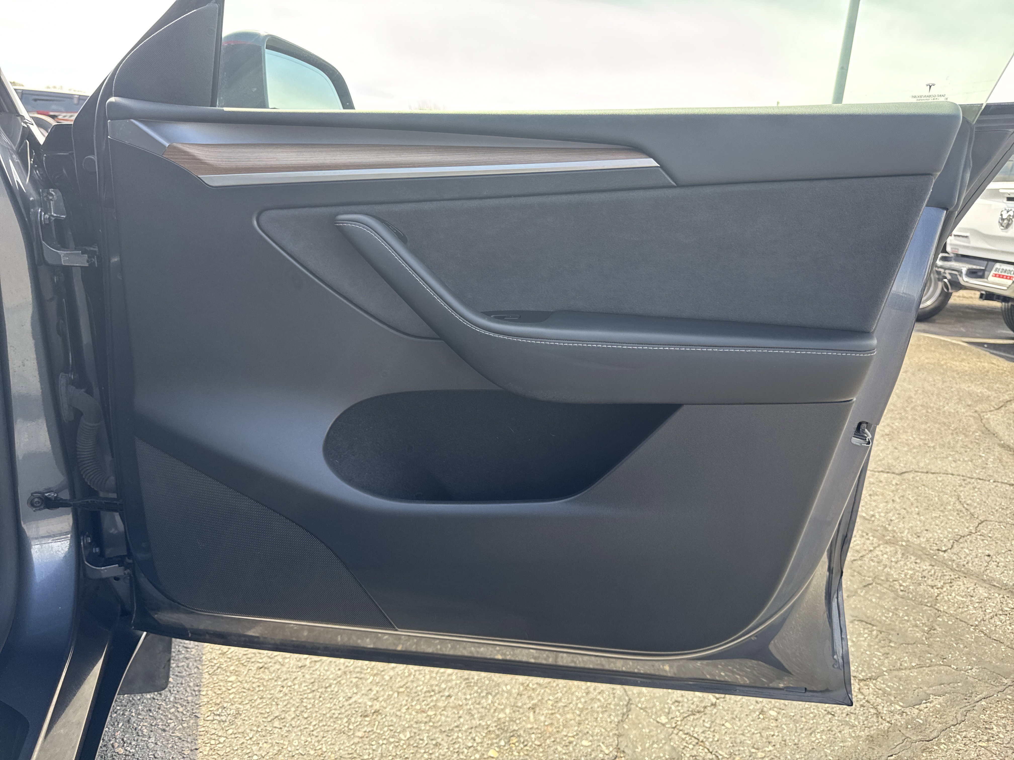 Used 2023 Tesla Model Y Long Range image 22