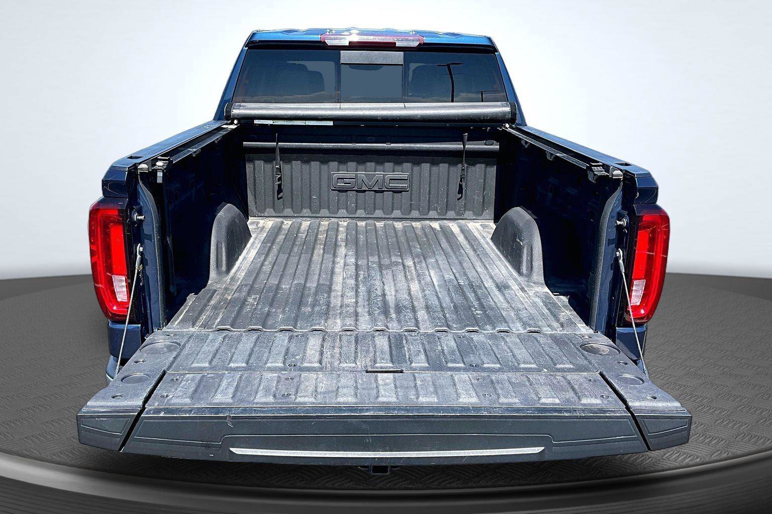 Used 2019 GMC Sierra 1500 SLT w/ SLT Premium Package AWD/4WD image 5