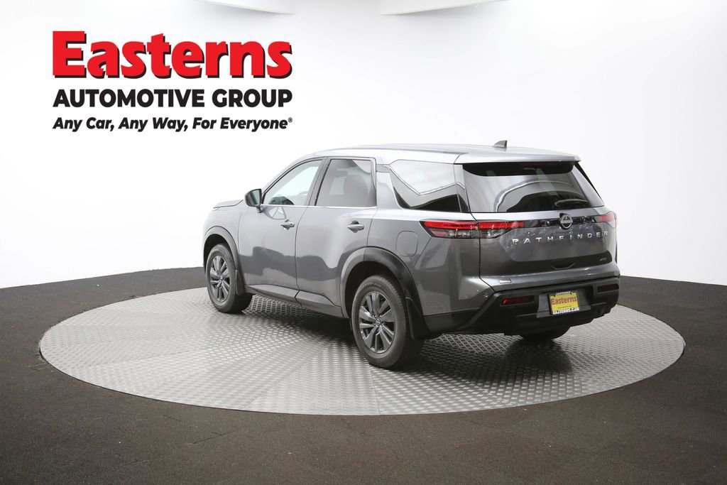 Used 2024 Nissan Pathfinder S image 60