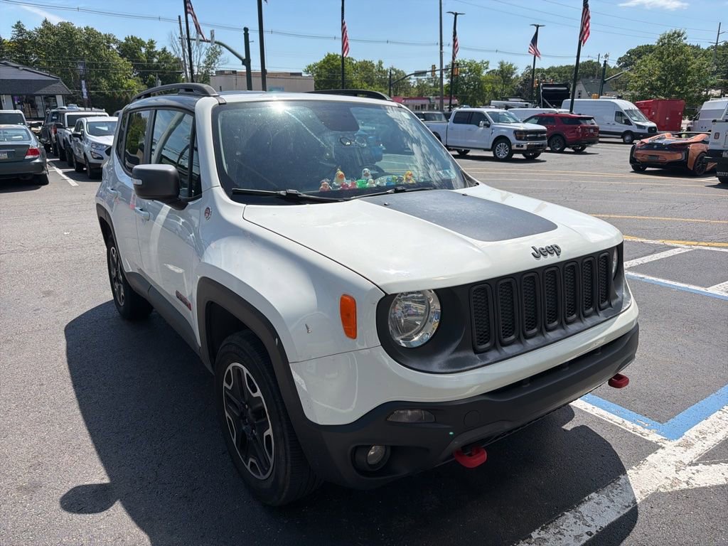 Used 2016 Jeep Renegade Trailhawk w/ Premium Trailhawk Package AWD/4WD image 4