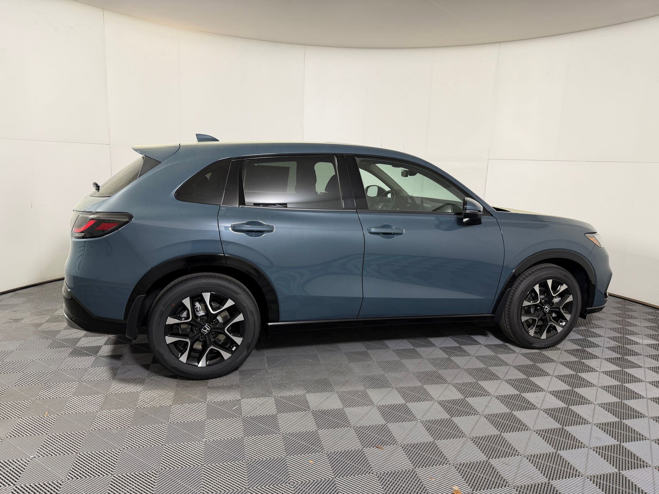 New 2026 Honda HR-V EX-L image 7