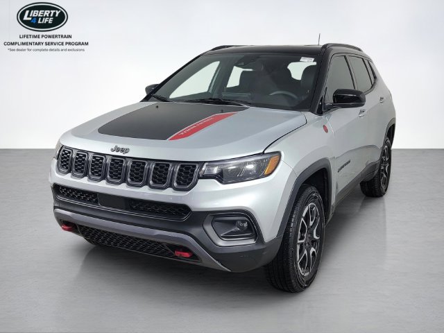 Used 2025 Jeep Compass Trailhawk AWD/4WD image 7