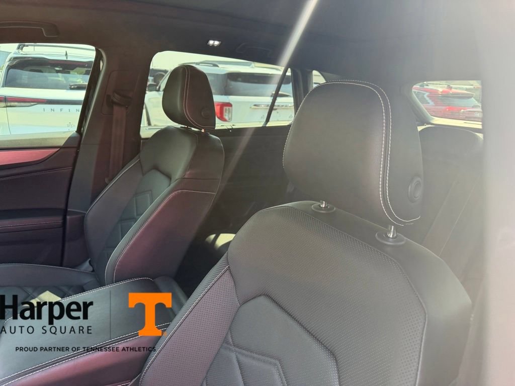 Used 2024 Volkswagen Atlas Cross Sport SE FWD image 11