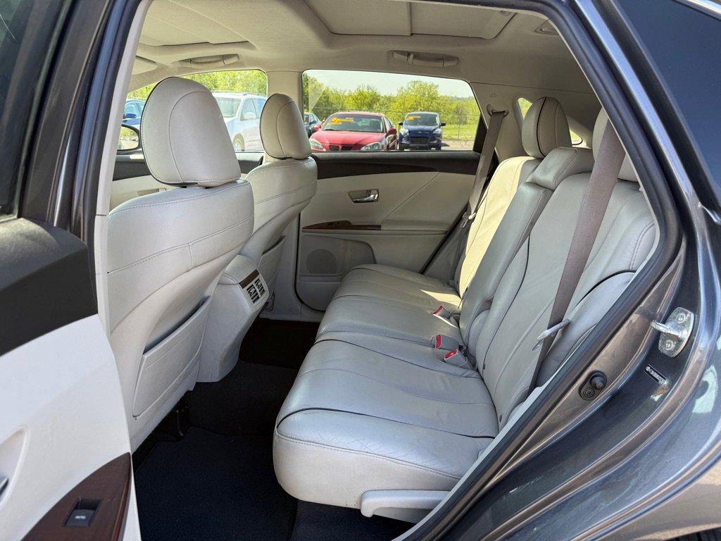 Used 2011 Toyota Venza AWD image 10