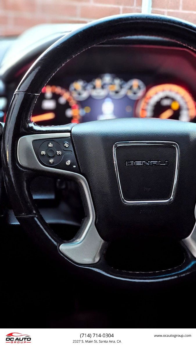 Used 2015 GMC Yukon Denali w/ Open Road Package RWD image 28
