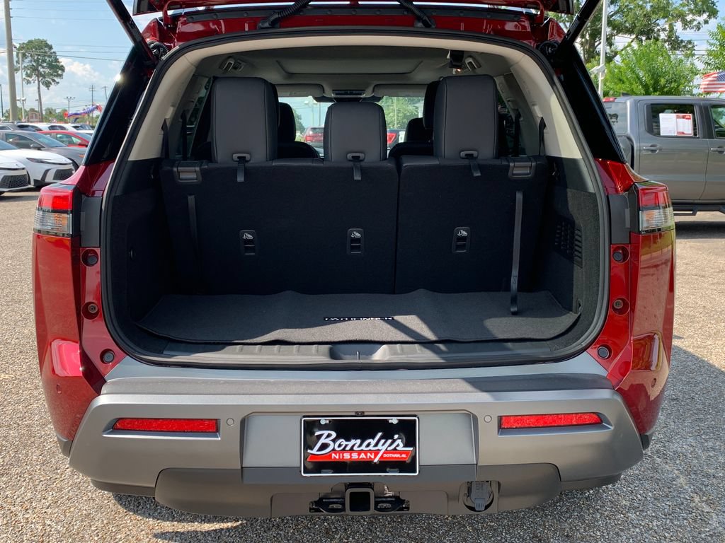 New 2026 Nissan Pathfinder SL w/ SL Premium Package FWD image 5