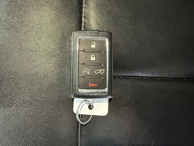 Used 2023 Jeep Grand Cherokee L Limited w/ Black Appearance Package image 28