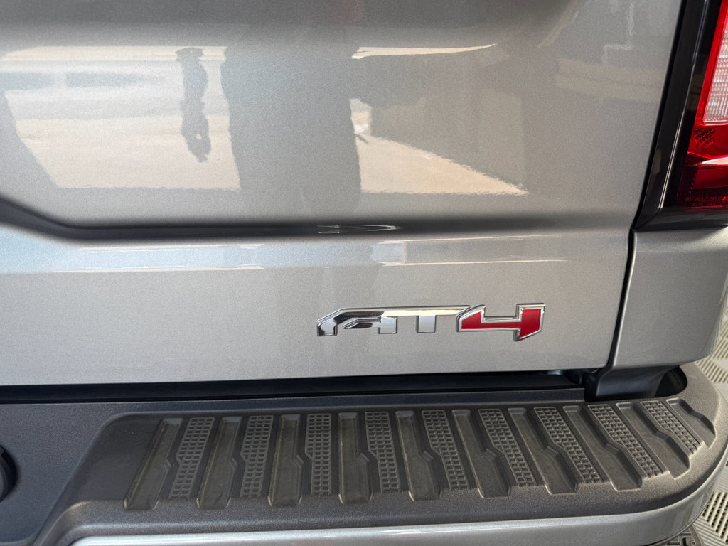 Used 2024 GMC Sierra 1500 AT4 w/ Technology Package image 15