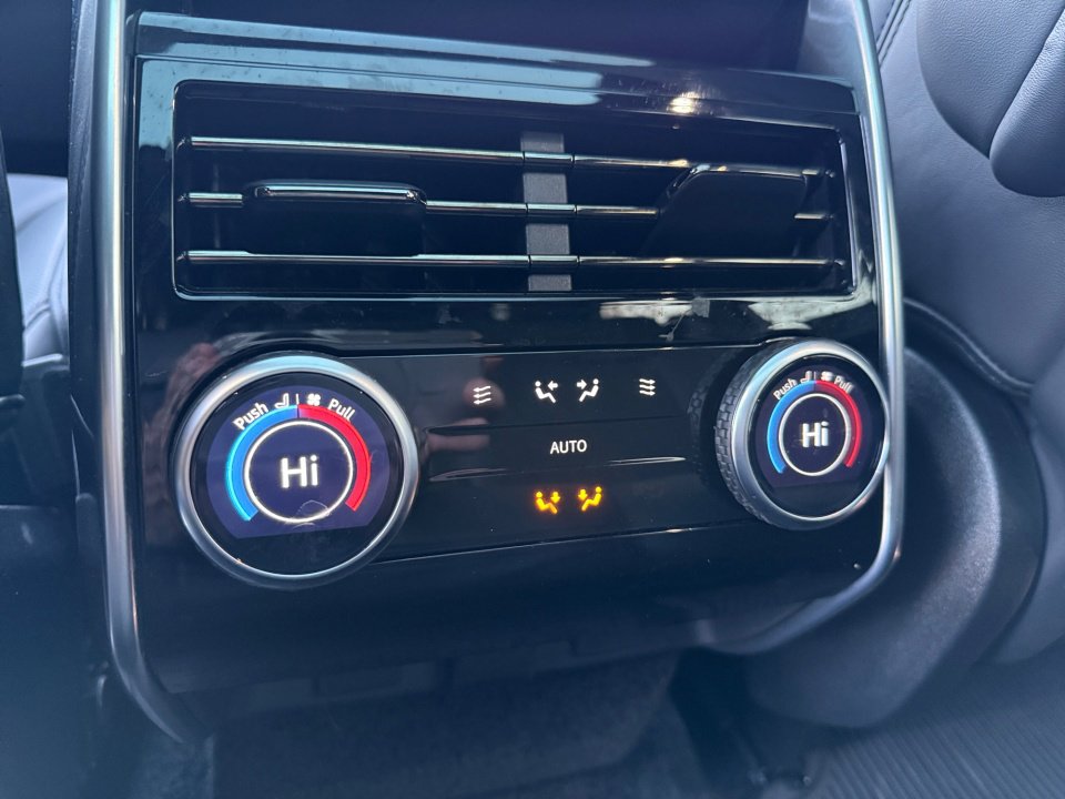 Certified 2023 Land Rover Range Rover SE AWD/4WD image 33