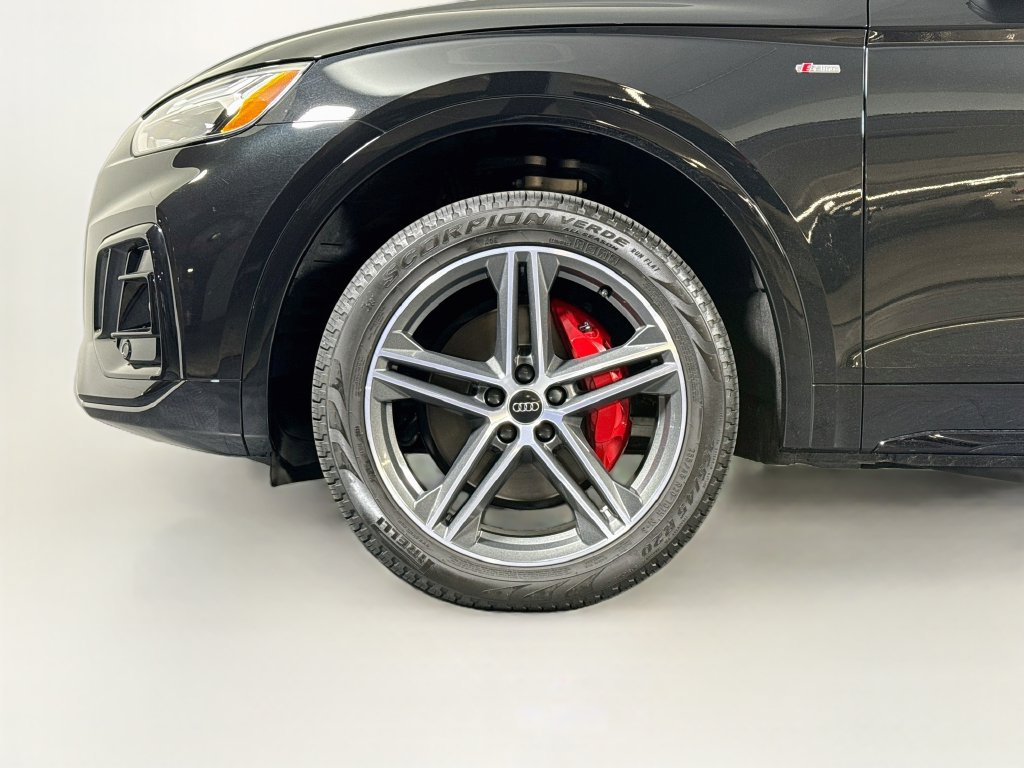 Used 2024 Audi Q5 e Premium Plus w/ Premium Plus Package AWD/4WD image 24