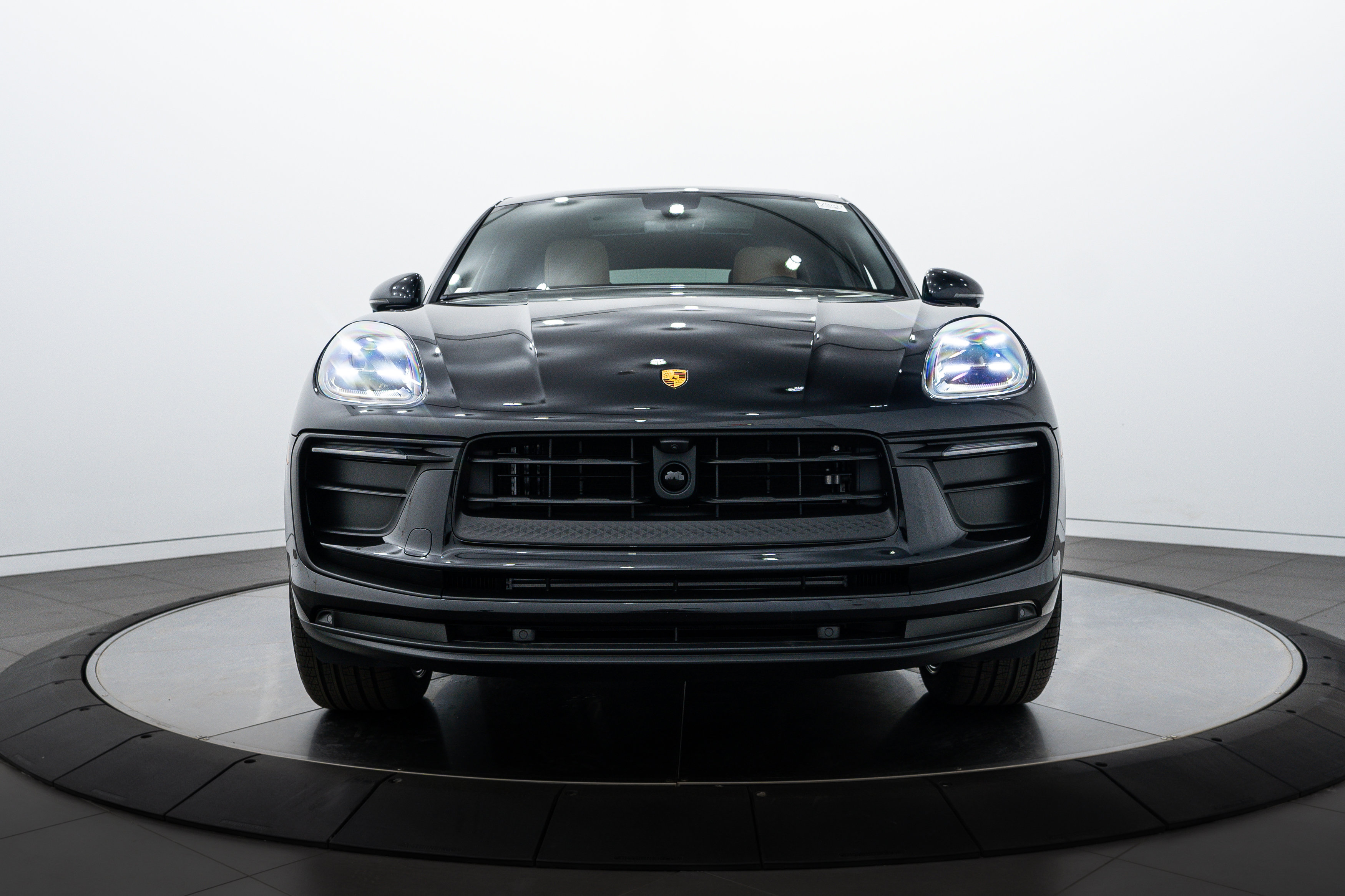New 2025 Porsche Macan image 10