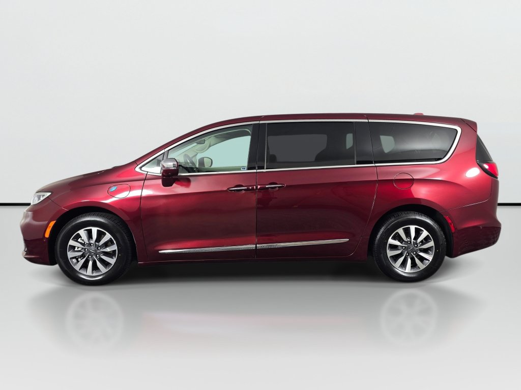 Used 2022 Chrysler Pacifica Limited w/ Uconnect Theater Family Group FWD image 6